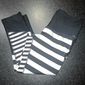 MONDETTA XS BLACK & WHITE STRIPED LEGGINGS VERY THICK & GREAT CONDITION SZ XS